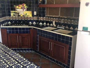 VENTA EXCELENTE PROPIEDAD, 2 en 1,  ESTILO COLONIAL MODERNO,  Casa Sola, con Departamento independiente, buena ubicación, Bques. de Cuernavaca .