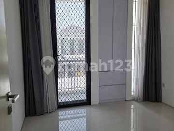 Rumah 2 Lantai Pondok Tjandra Waru Sidoarjo - Rm174apd