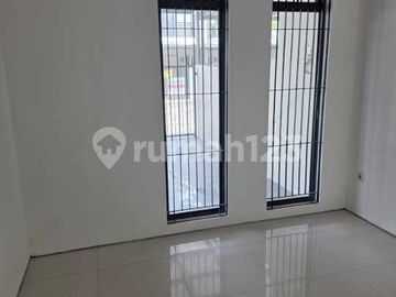 Rumah 2 Lantai Pondok Tjandra Waru Sidoarjo - Rm174apd