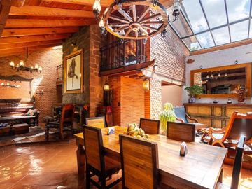 HERMOSA CASA EN CACALOMACAN