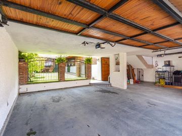 HERMOSA CASA EN CACALOMACAN