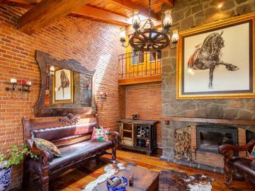 HERMOSA CASA EN CACALOMACAN