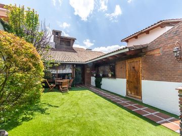 HERMOSA CASA EN CACALOMACAN
