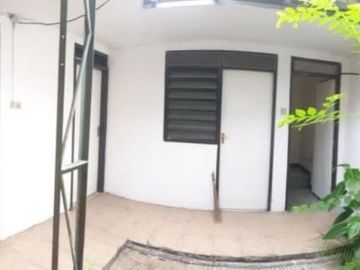 Rumah Darmo Permai Hadap Barat Listrik 2200 watt.okkra