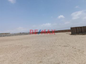 EXCELENTE TERRENO INDUSTRIAL EN VENTA PUNTA HERMOSA LIMITE LURIN!
Contacto: Jeanett Aragón Celular: 9.9.8.0.1.0.3----. Oficina: 7.5.1.7.5.3.9 Email: