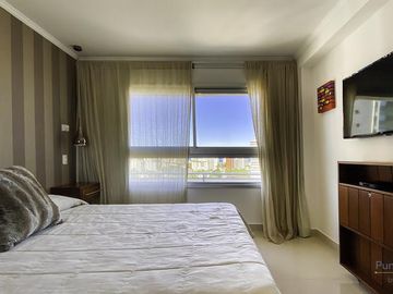 Miami Boulevar 2 dormitorios 2 baños garage Punta del Este  Venta