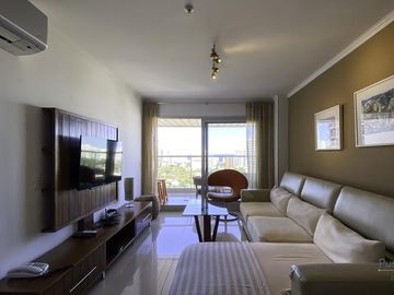Miami Boulevar 2 dormitorios 2 baños garage Punta del Este  Venta