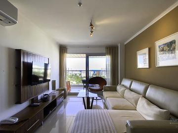 Miami Boulevar 2 dormitorios 2 baños garage Punta del Este  Venta