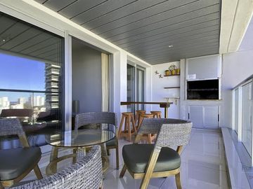 Miami Boulevar 2 dormitorios 2 baños garage Punta del Este  Venta
