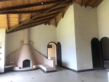 RESIDENTIAL COMPLEX JAHUAPACHA: Se Vende Apartamento en la Montaña y Frente al río en Cotacachi