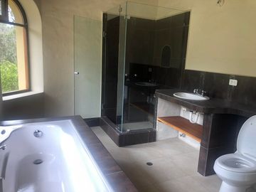 RESIDENTIAL COMPLEX JAHUAPACHA: Se Vende Apartamento en la Montaña y Frente al río en Cotacachi