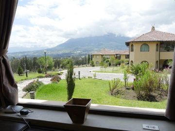 RESIDENTIAL COMPLEX JAHUAPACHA: Se Vende Apartamento en la Montaña y Frente al río en Cotacachi