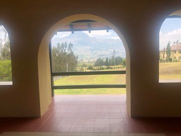 RESIDENTIAL COMPLEX JAHUAPACHA: Se Vende Apartamento en la Montaña y Frente al río en Cotacachi