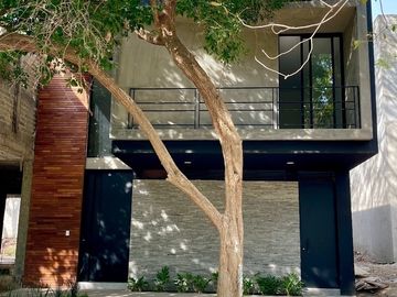 Casa en Venta en Coto Privado Zona Norte Colima