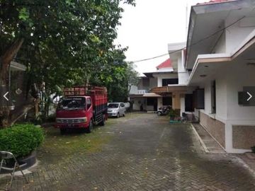 Rumah bangunan usaha raya darmo kali Pln 50k w