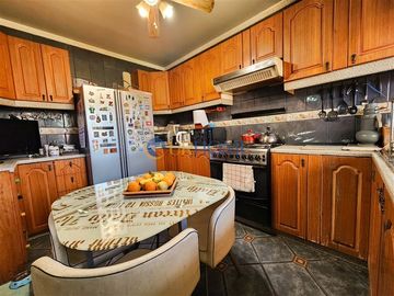 Propiedad rural plana con casa habitacional y piscina