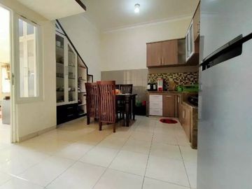 Rumah 2 Lantai Luas 91 di Akordion Sukarno Hatta kota Malang
