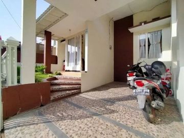 Rumah 2 Lantai Luas 91 di Akordion Sukarno Hatta kota Malang