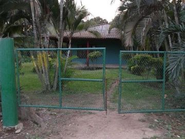 finca en venta en vereda bocas del palo. Cod V2272