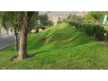 Se Vende Lindo Terreno En Las Praderas                                                   De La Molina                              Parametros Para 3 P