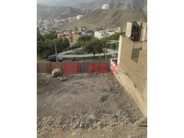 Se Vende Lindo Terreno En Las Praderas                                                   De La Molina                              Parametros Para 3 P
