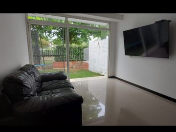 casa en venta en hacienda el castillo. Cod V16587