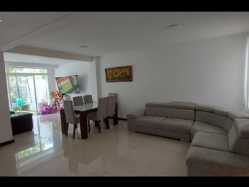 casa en venta en hacienda el castillo. Cod V16587