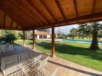 AP213 Trebulco 5D 6B 615 m2 en 7237 m2 Piscina, tuba y sauna
