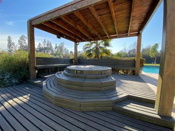 AP213 Trebulco 5D 6B 615 m2 en 7237 m2 Piscina, tuba y sauna