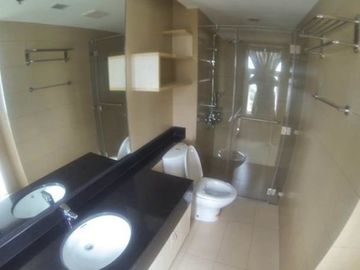 3 Bedroom Furnished Condo in Cebu Business Park, Cebu City