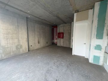 Local comercial de planta libre en obra Ñuñoa