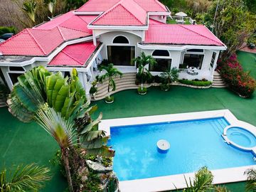 VENTA LUJOSA MANSIÓN VÍA A LA COSTA (JLR)