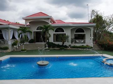 VENTA LUJOSA MANSIÓN VÍA A LA COSTA (JLR)