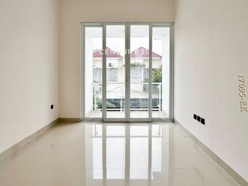 Dijual Rumah Dalam Cluster Tria Adara Residence Dekat BX Change