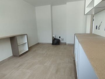 Se Vende Casa en Mayorazgo Residencial, 3 Niveles,  4 Recamaras, 5 Baños..