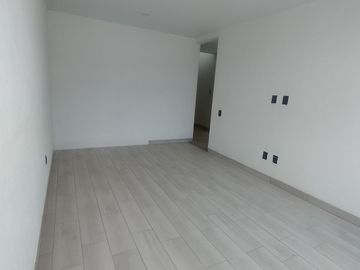 Se Vende Casa en Mayorazgo Residencial, 3 Niveles,  4 Recamaras, 5 Baños..
