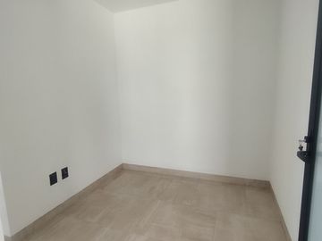 Se Vende Casa en Mayorazgo Residencial, 3 Niveles,  4 Recamaras, 5 Baños..