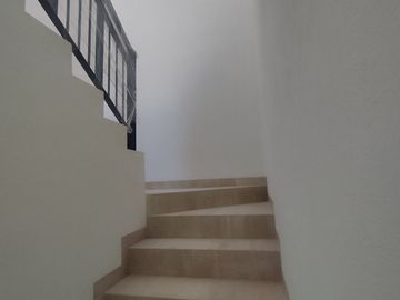 Se Vende Casa en Mayorazgo Residencial, 3 Niveles,  4 Recamaras, 5 Baños..