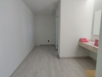 Se Vende Casa en Mayorazgo Residencial, 3 Niveles,  4 Recamaras, 5 Baños..