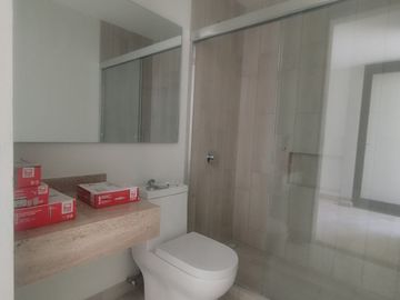 Se Vende Casa en Mayorazgo Residencial, 3 Niveles,  4 Recamaras, 5 Baños..