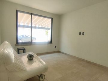 Se Vende Casa en Mayorazgo Residencial, 3 Niveles,  4 Recamaras, 5 Baños..
