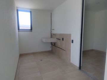Se Vende Casa en Mayorazgo Residencial, 3 Niveles,  4 Recamaras, 5 Baños..