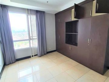 Disewakan Apartemen Essence Darmawangsa Tipe 3 Kamar Tidur Kondisi Fully Furnished