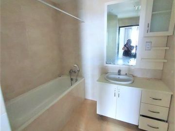 Disewakan Apartemen Essence Darmawangsa Tipe 3 Kamar Tidur Kondisi Fully Furnished