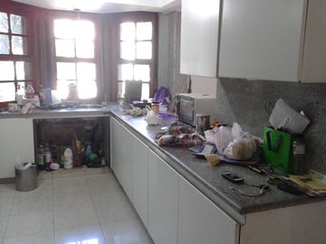 Venta Casa Céntrica,  5 dormitorios