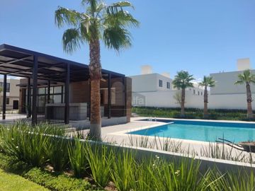 Casa en venta al norte de la ciudad Fracc. Sorrento modelo Bari 2