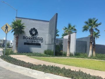 Casa en venta al norte de la ciudad Fracc. Sorrento modelo Bari 2