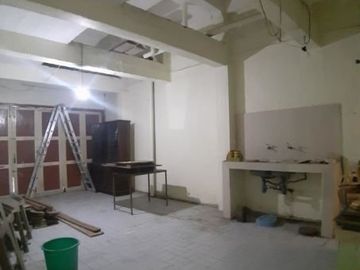 Rumah Dukuh Kupang Barat Bebas banjir, bisa untuk rumah kost