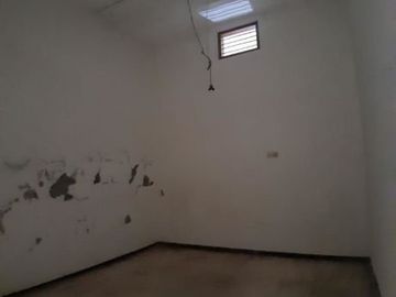 Rumah Dukuh Kupang Barat Bebas banjir, bisa untuk rumah kost