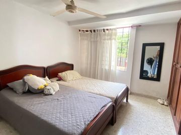 casa en venta en las mercedes. Cod V342